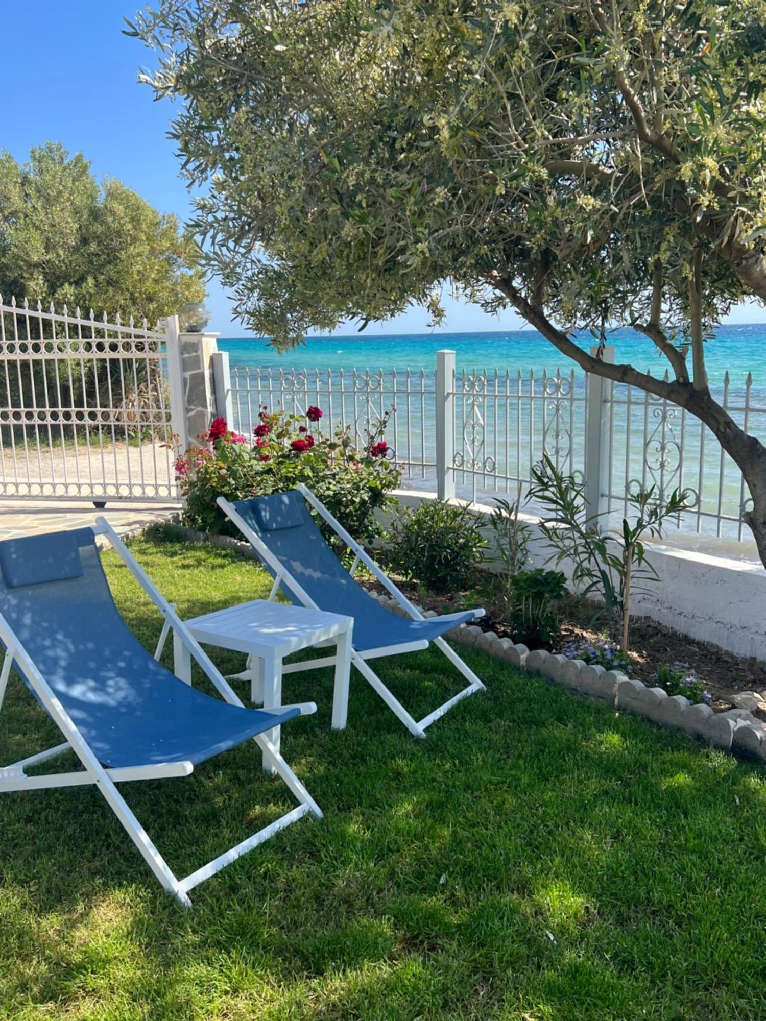 Beachfront Villa Athina Vergia Exterior photo